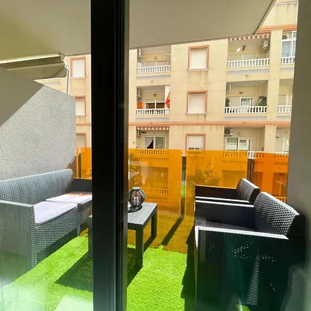 Modernos & Spa. Sunny Torrevieja, Espana. Apartment