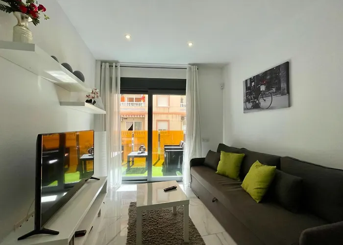 Modernos & Spa. Sunny Torrevieja, Espana.