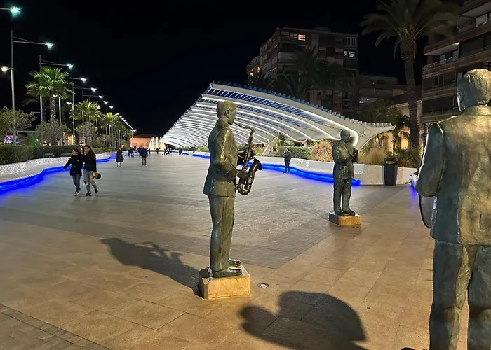 Modernos & Spa. Sunny Torrevieja, Espana.